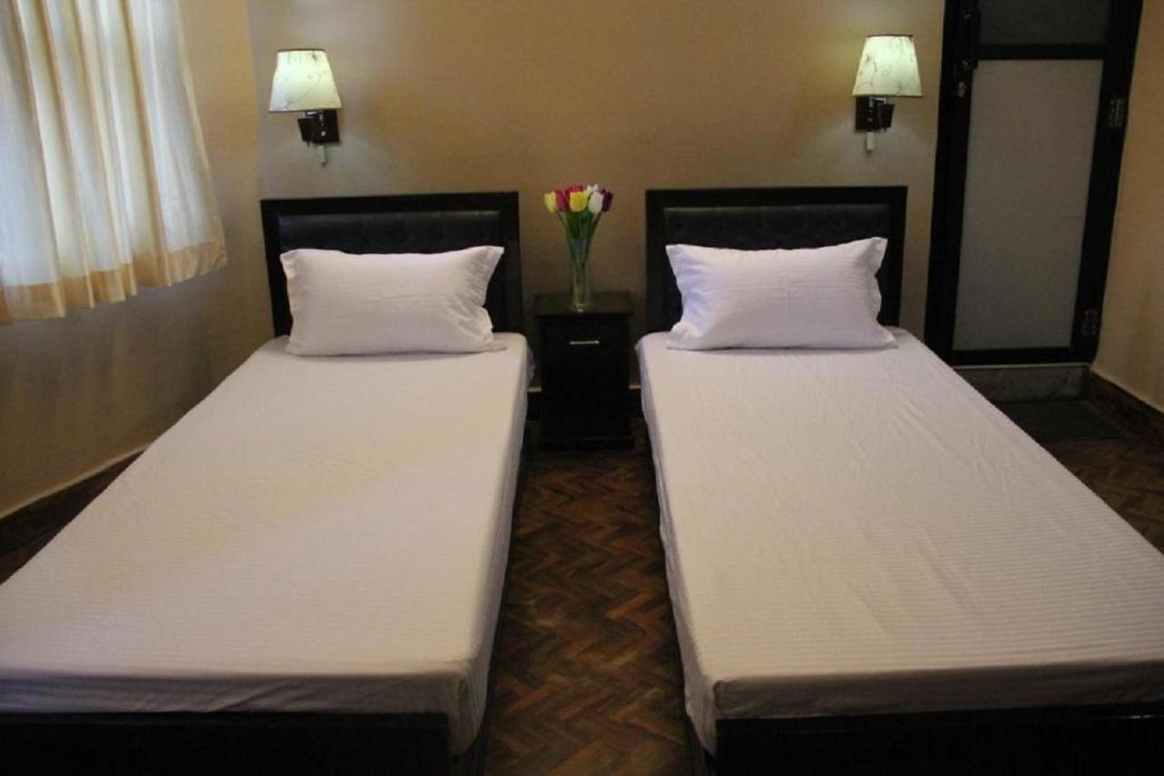 Rinchen Hotel Катманду Экстерьер фото
