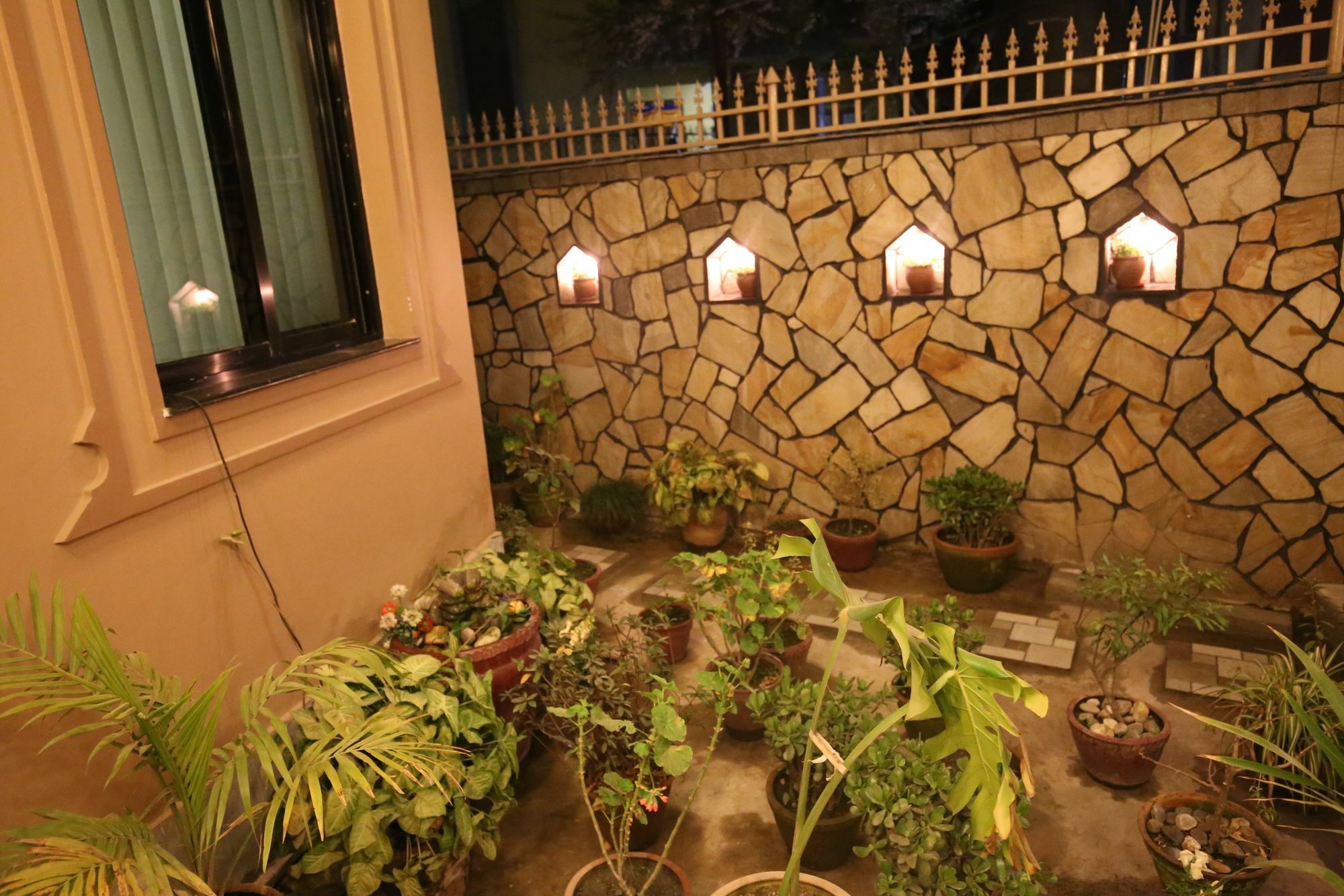 Rinchen Hotel Катманду Экстерьер фото